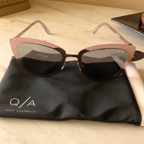 HP 12/06/2023 ??️??️? HP 9/25/2024 ???️Quay Australia rose gold ?️